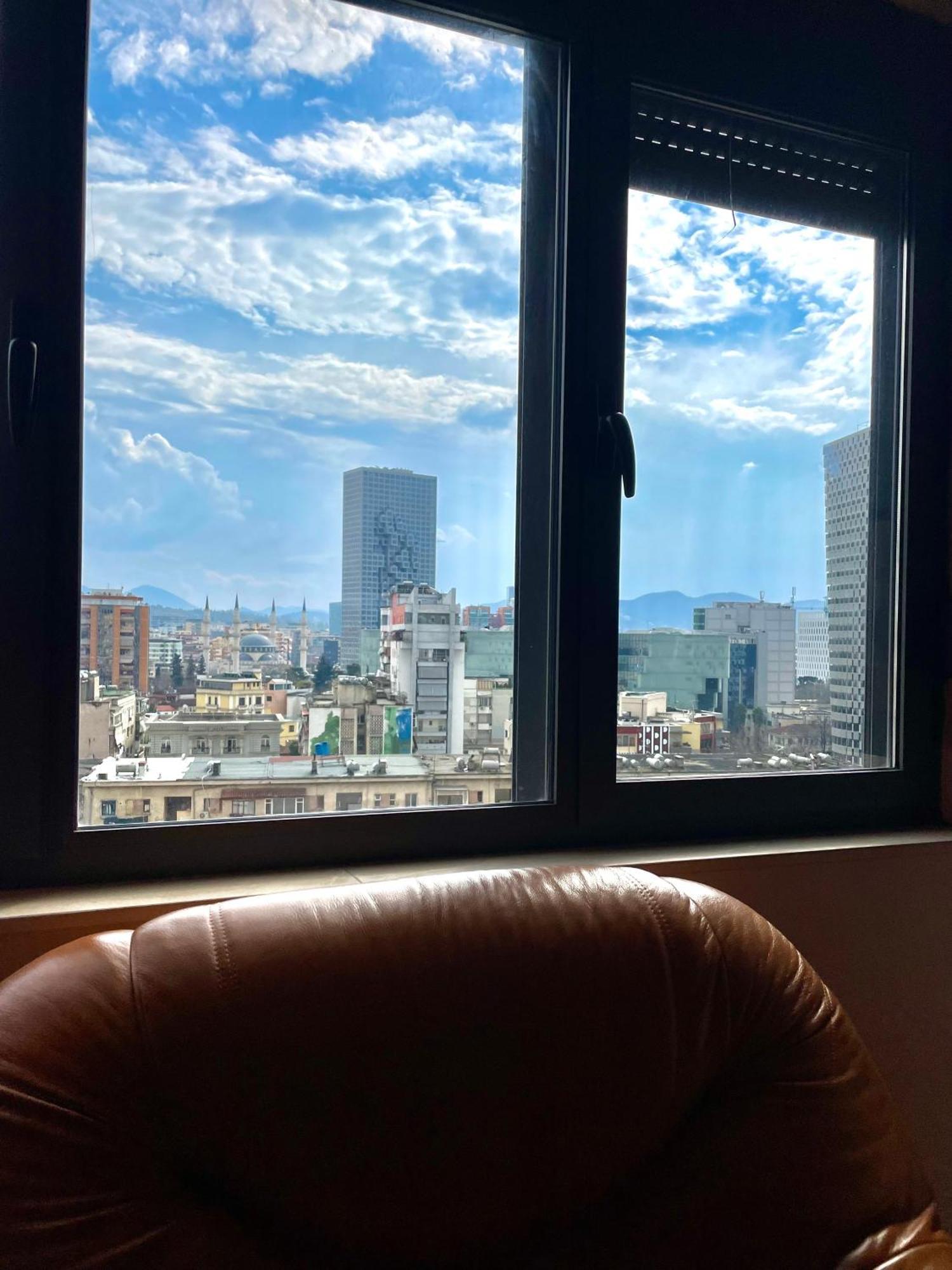 Ferienwohnung Easy Peasy - 9Th Floor View Downtown Tirana Exterior foto